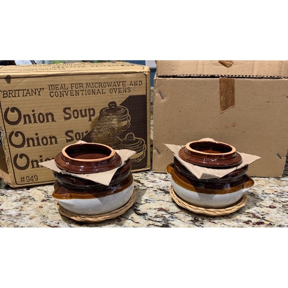 Other - Onion Soup Stoneware Bowls Set Of 4 Rattan Trivets  Vintage